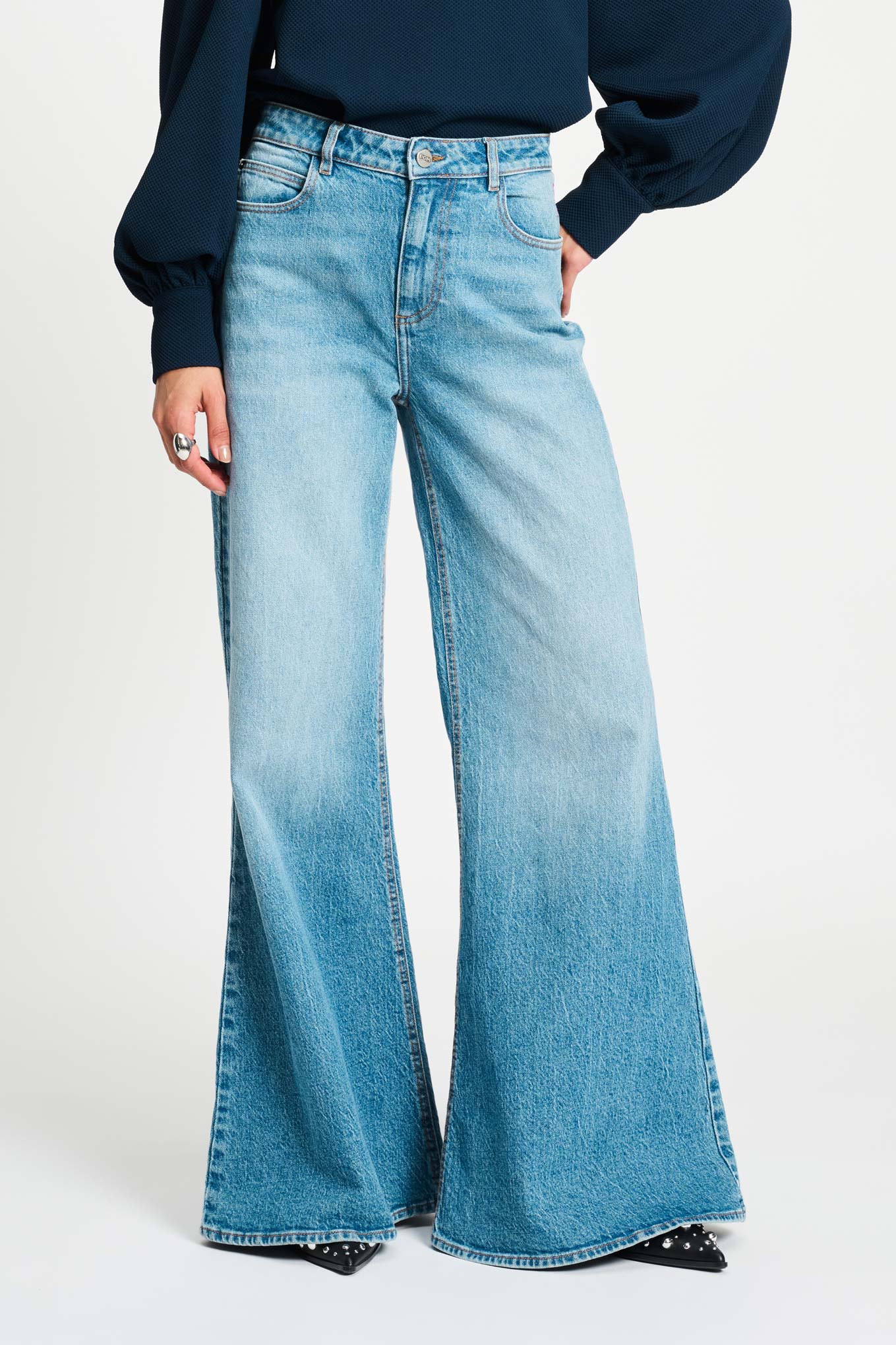 JEANS - Flare Mid Blue - Image 3